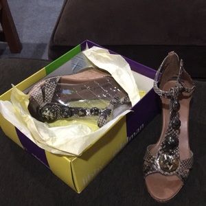 Size 8 snake skin pattern sandal with gem stones